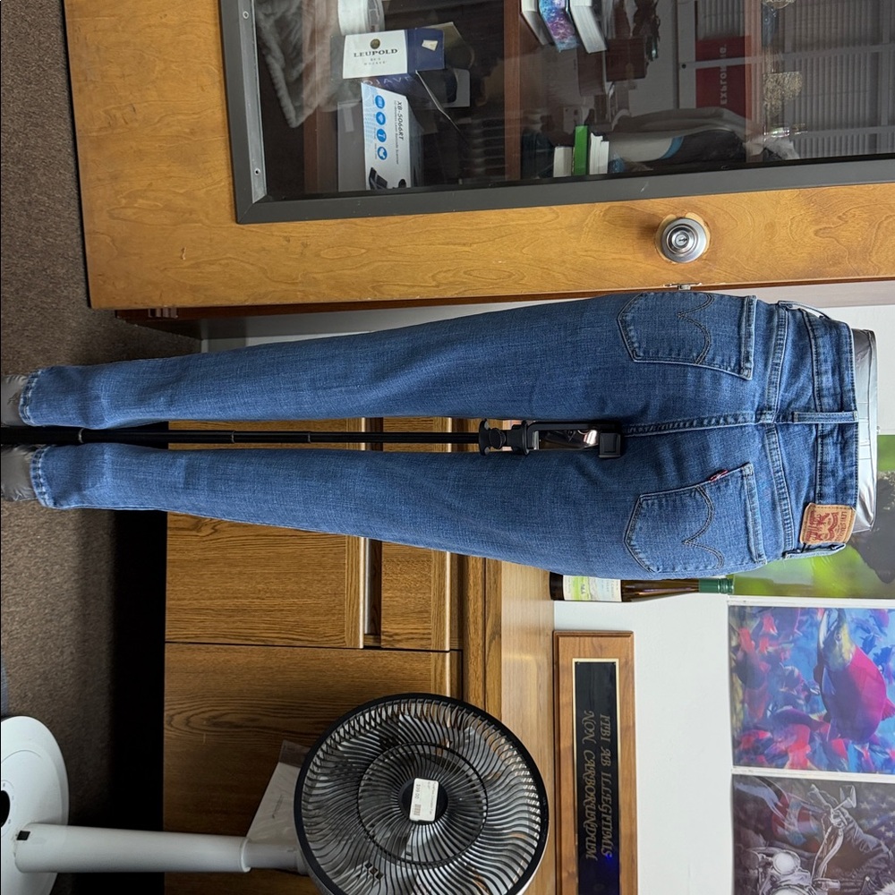 Levi’s Skinny Jeans Medium Wash Stretch Denim Women’s Size 27 - Picture 5 of 6